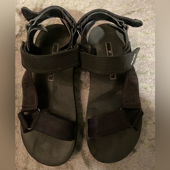 PRADA size 37. Only worn a few times. Bought on Moda Operandi for $895 - Picture 1 of 6